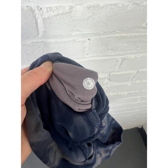 Lululemon Women's Align Shorts High-Waist Stretch Diamond Dye Blue Size 6 - Picture 3 of 4